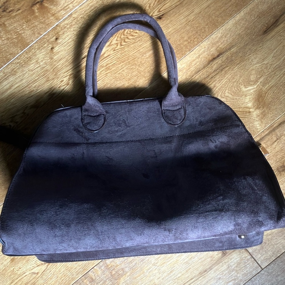 Brown Tote with Minimalist Elegance
